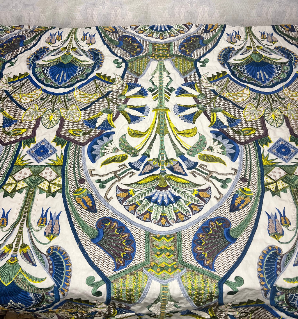 Pierre Frey Fleurs d’eau in Lazuli